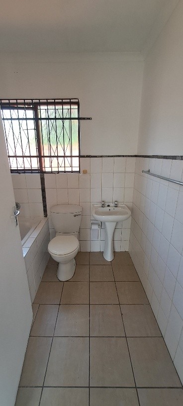 To Let 2 Bedroom Property for Rent in Greenshields Park Eastern Cape